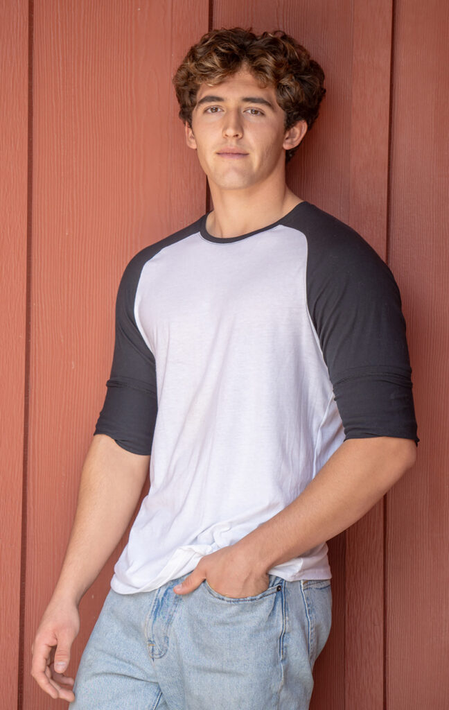 2025 scholarship winner, Robert Melendez